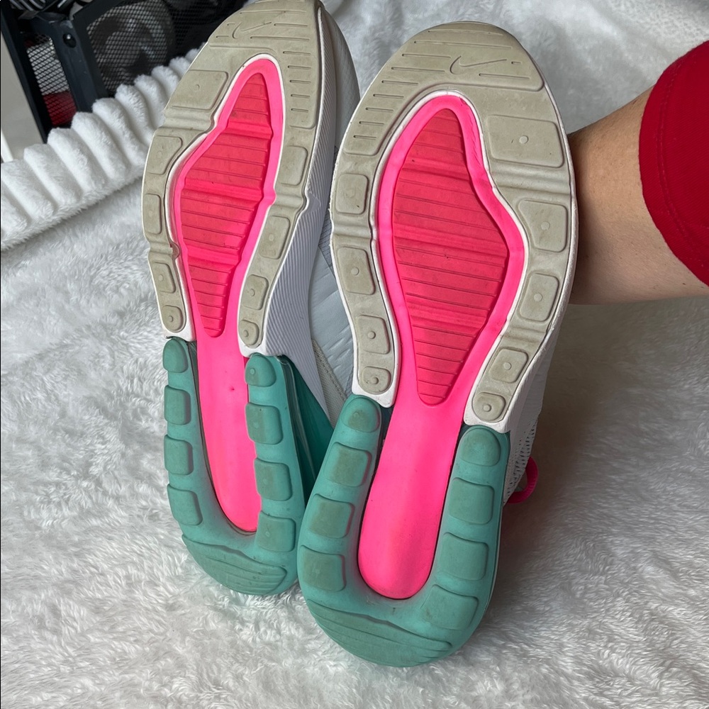 NIKE AIR MAX 270 Women’s South Beach Athletic Sneakers Size 7 - Picture 4 of 5